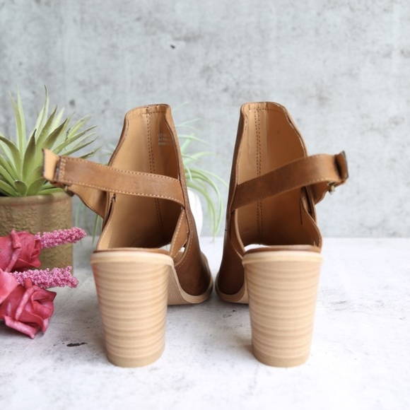 Tan Slingback Peep Toe Shootie - Picture 3 of 7